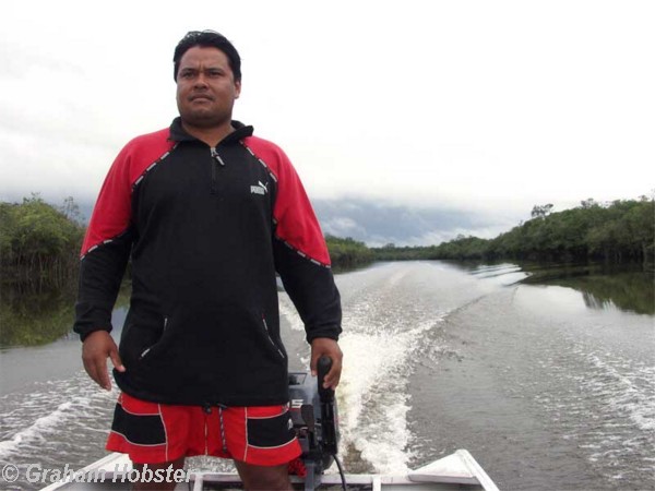 Ricardo-on-Rio-Preto-da-Eva.jpg
